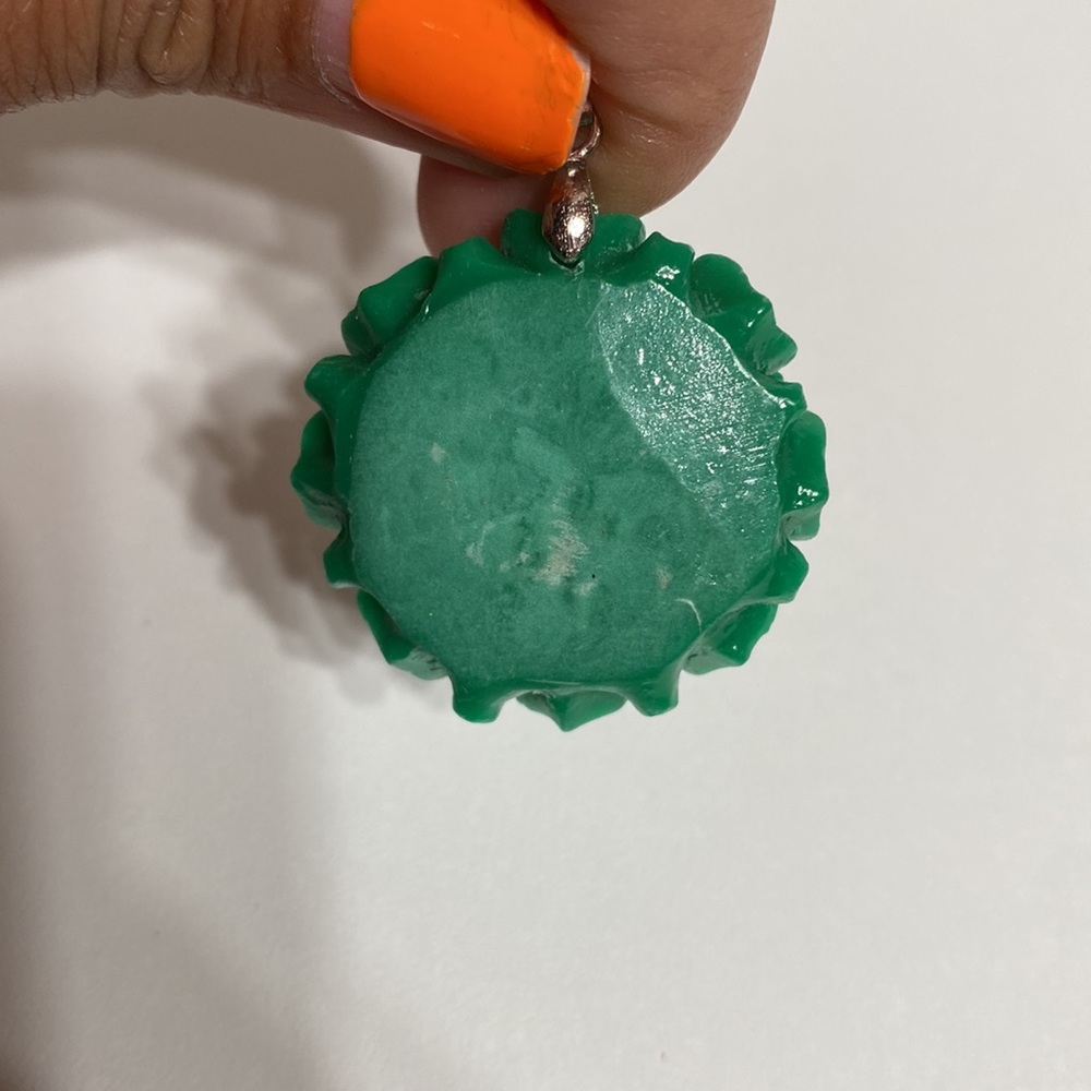 Green Resin Flower Pendant Necklace - Picture 6 of 10